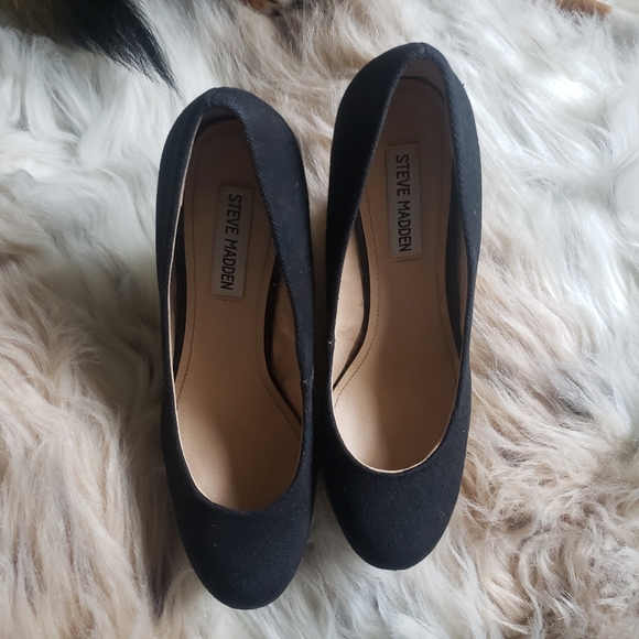 Steve Madden Marryy Pump - Picture 2 of 8